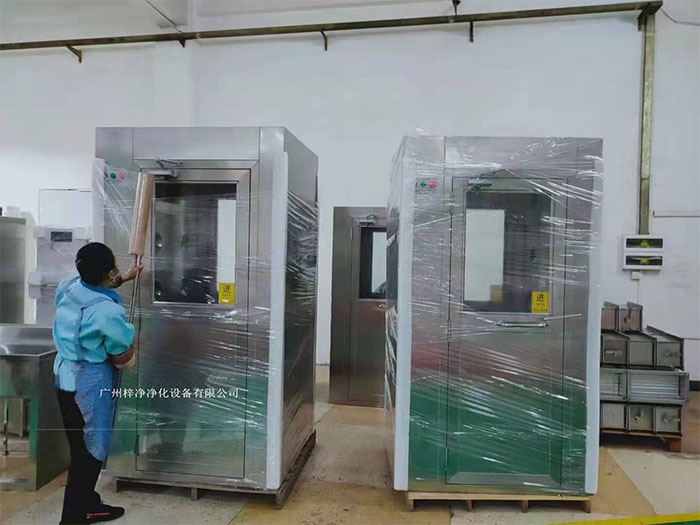 風淋室在運輸前，應對風淋室進行徹底的清潔，并確保內部干燥