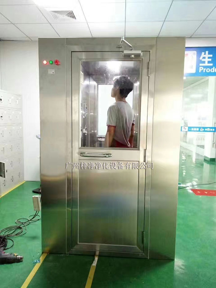 風淋室作為防止塵埃進入潔凈室的重要設備